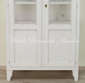 Vetrina in legno stile country finitura bianco anticato con 2 ante a vetro